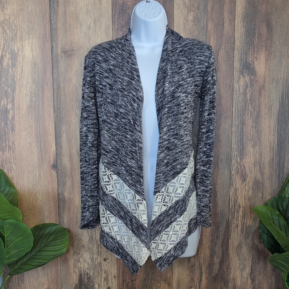 Discreet Lightweight Lace Accent Open Front Cardigan S                225D